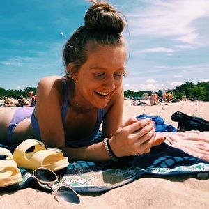 Meet your Posher, Cassandra